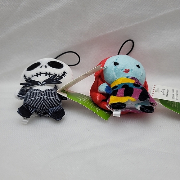 Hallmark Ornaments Small Stars Disney's The Nightmare Before Christmas Set - Picture 3 of 4